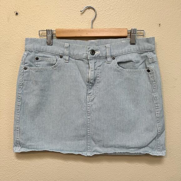 Vince Camuto Blue and White Pinstripe Denim Mini Skirt Size 6 - Picture 1 of 5